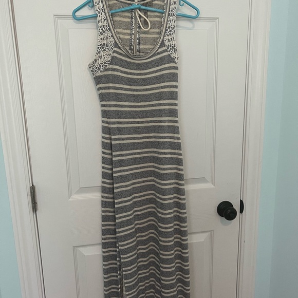 Extra small Guess maxi-dress. - Picture 2 of 6